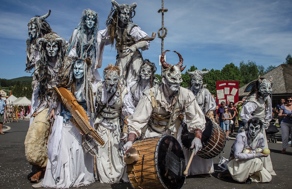 Les Médiévales de Provins, une grande fête médiévale ! - Koifaire