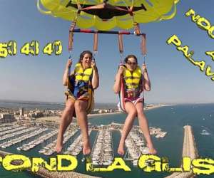 A Fond La Glisse - Parachute Ascensionnel Et  Fly Board 